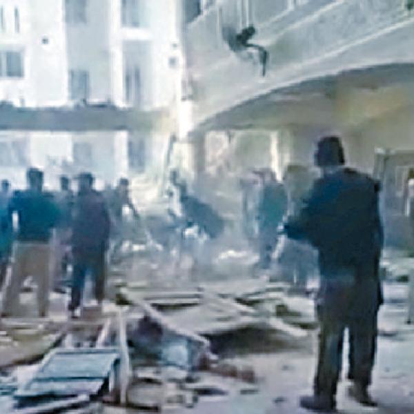 巴基斯坦清真寺被炸至少32死150人傷