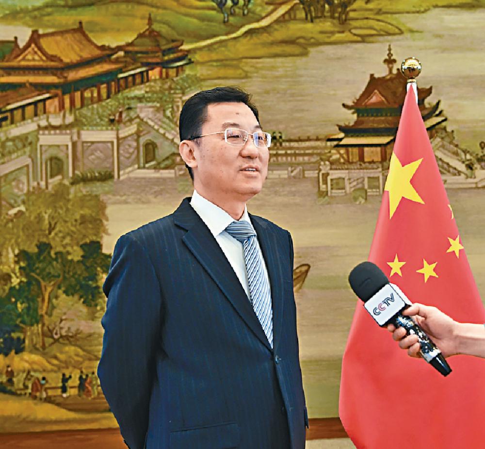 ■中國外交部副部長謝鋒代表中國政府，向美國駐華使館負責人提出交涉。