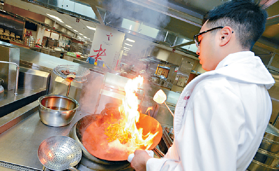 ■廚師以出色烹調技巧為終身手藝，無懼被AI取代。資料圖片p/　　