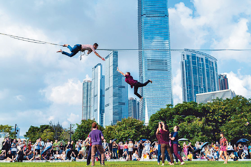 ■《飛躍人》將極限運動結合舞蹈元素，非常精采。圖片由法國五月藝術節提供p/　　