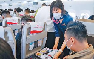 獲民航最高儀式「過水門」迎接  國產客機C919首飛抵北京乘客大讚平穩舒適
