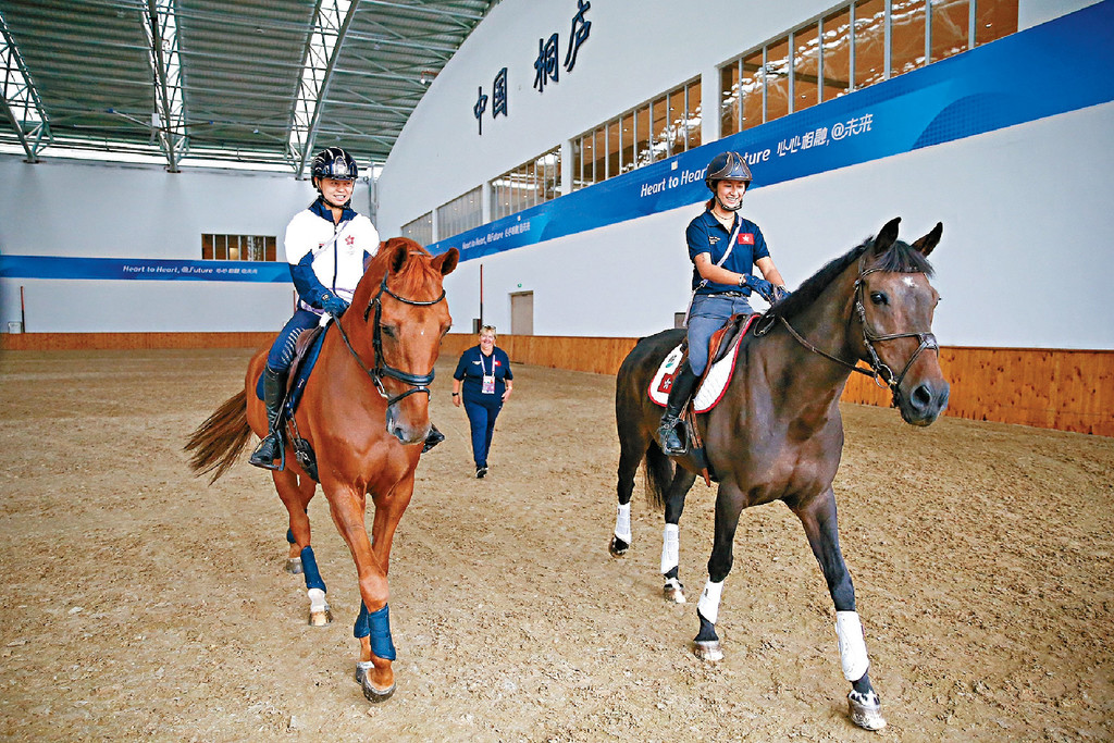 ■馬會馬術隊騎手及馬匹早前已陸續抵達杭州桐廬馬術中心，備戰今日開始的亞運會馬術賽事。