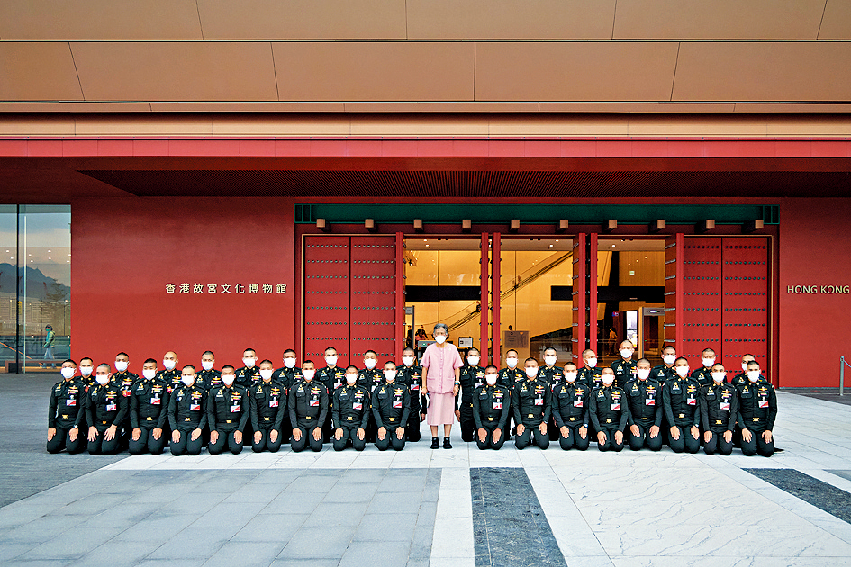 泰國詩琳通公主帶同泰國軍校學生參觀香港故宮文化博物館，讓這批年輕人親身感受中華優秀傳統文化的精粹。